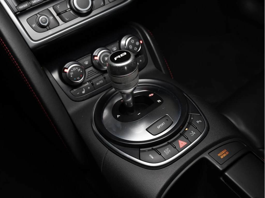 Audi R8 4.2 V8| BREMBO| CARBON| CARFAX|  | Mobile.bg � ����������� 10