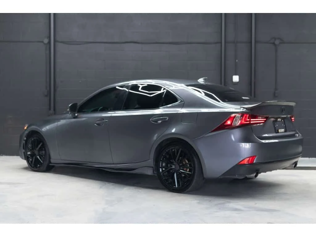 Lexus IS * 4dr Sdn AWD * CARFAX * ЦЕНА ДО БГ, снимка 4 - Автомобили и джипове - 53903155
