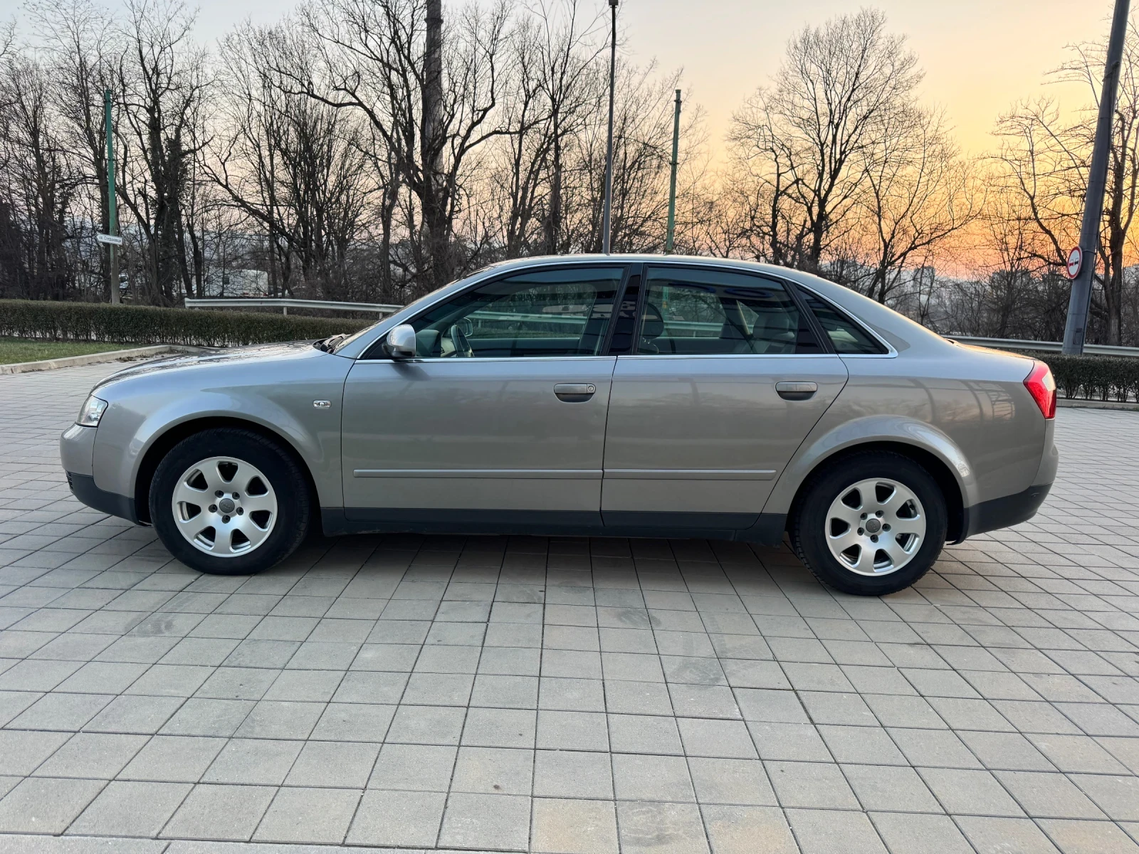 Audi A4 1.9tdi* BiXenon* Leder* Tempomat* FullOption* , снимка 8 - Автомобили и джипове - 53990158