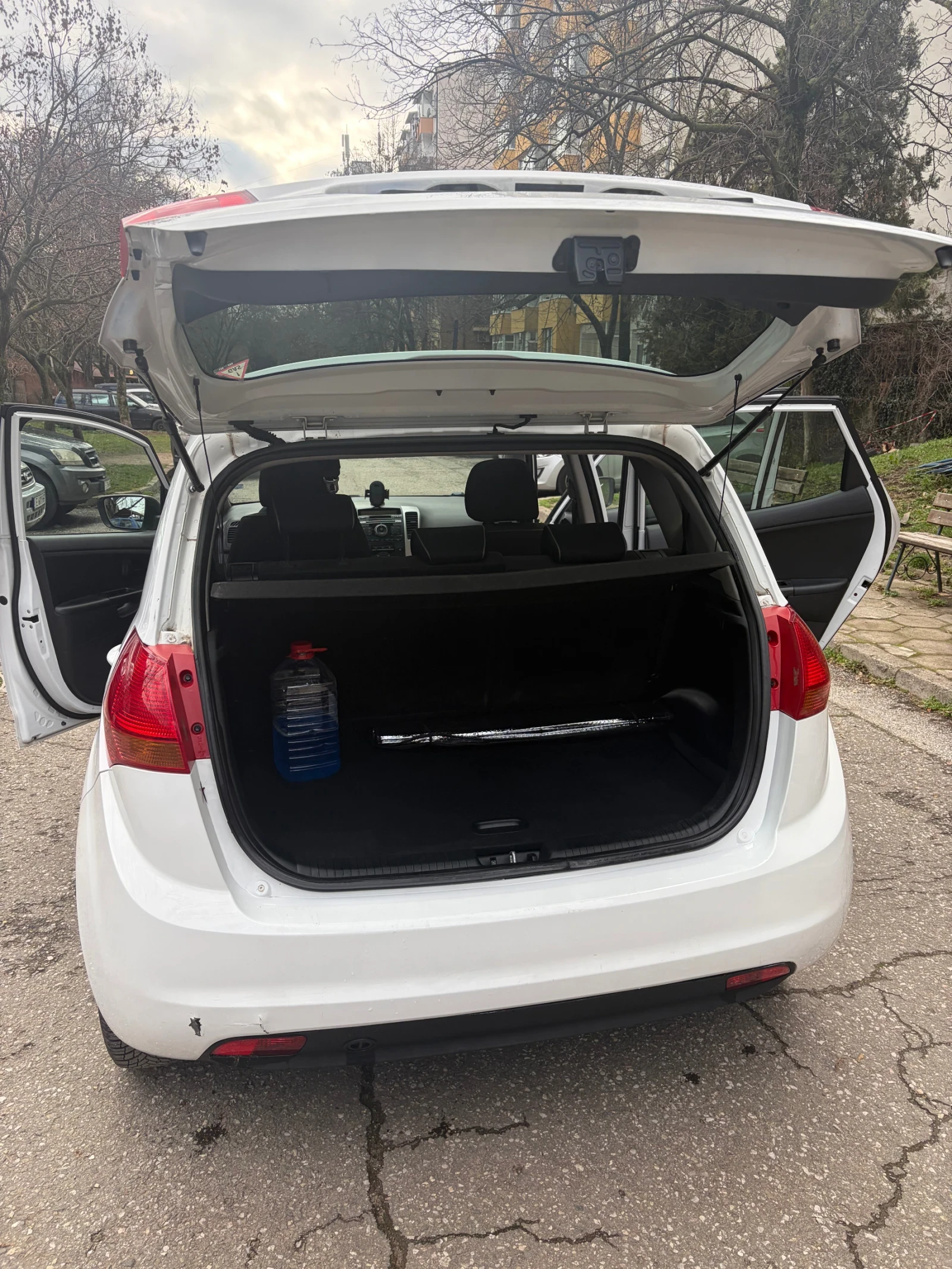 Kia Venga 1.4 газ/бензин ; Панорама, снимка 5 - Автомобили и джипове - 54075452