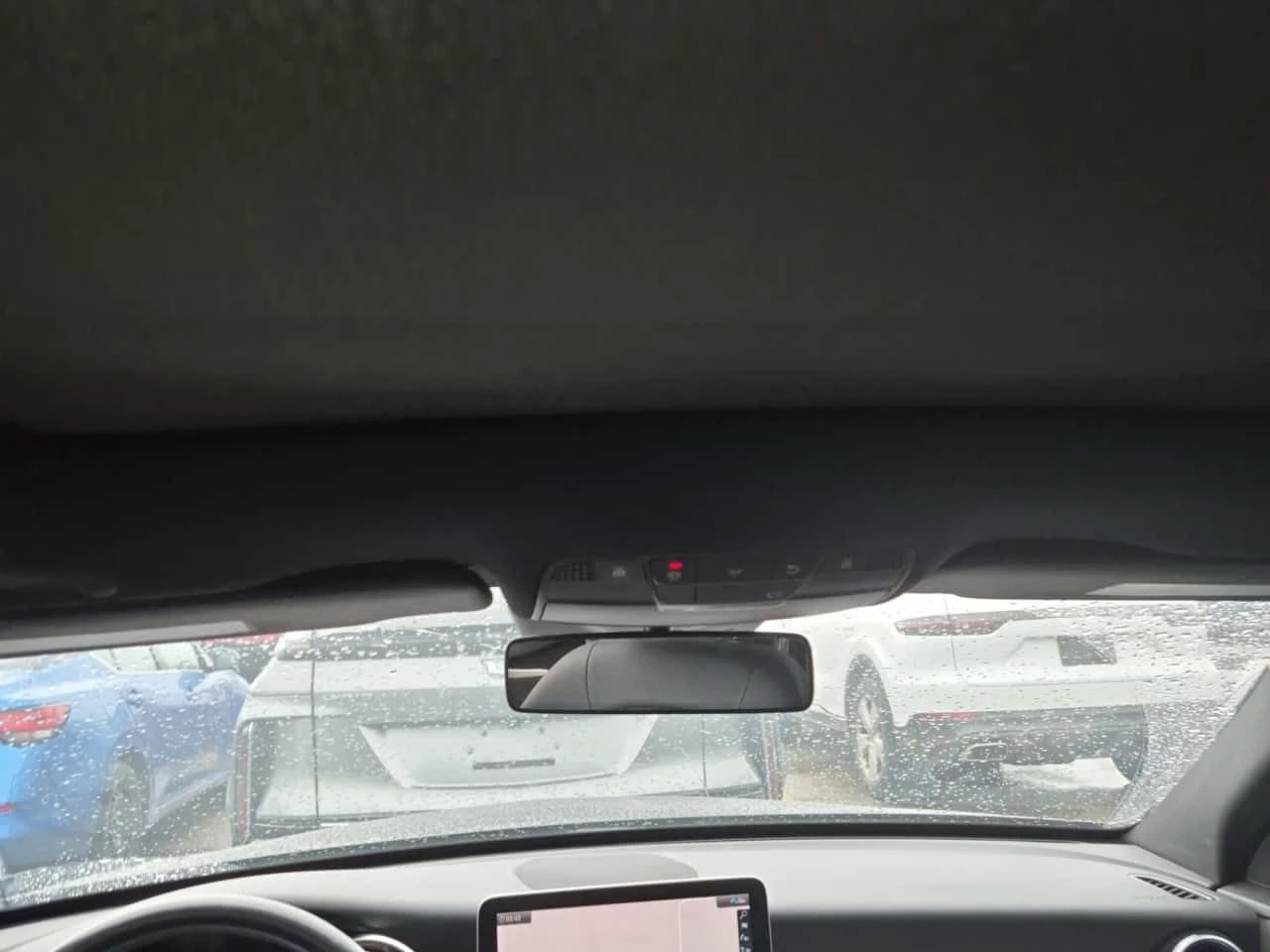 Mercedes-Benz C 300 * CARFAX * ЦЕНА ДО БГ, снимка 13 - Автомобили и джипове - 54237132