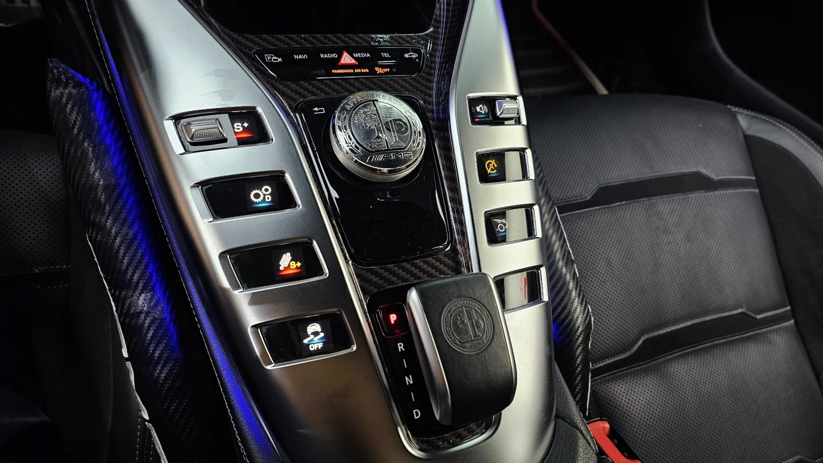 Mercedes-Benz AMG GT 43 4MATIC+ , снимка 9 - Автомобили и джипове - 55398469