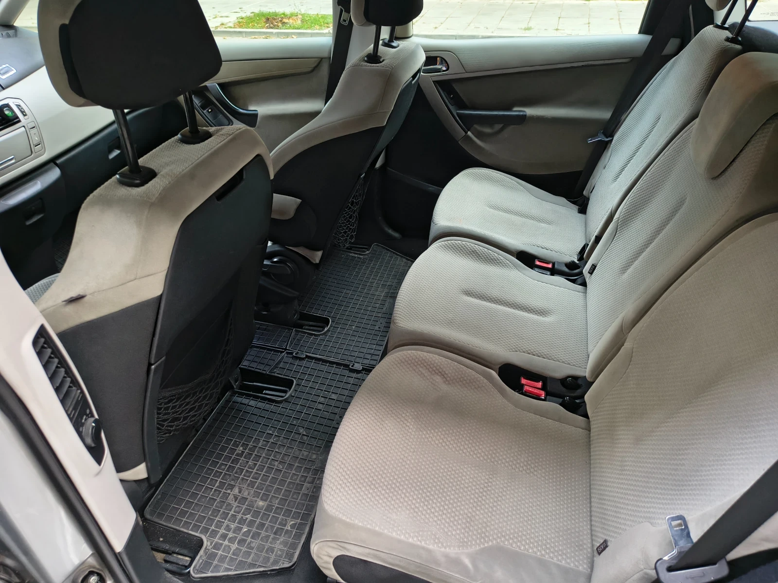 Citroen C4 Picasso, снимка 4 - Автомобили и джипове - 55523071