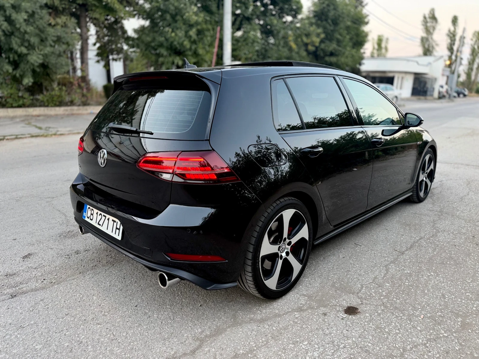 VW Golf  VII GTI 2.0 TSI FACELIFT 230 к.с DSG, снимка 8 - Автомобили и джипове - 55791685