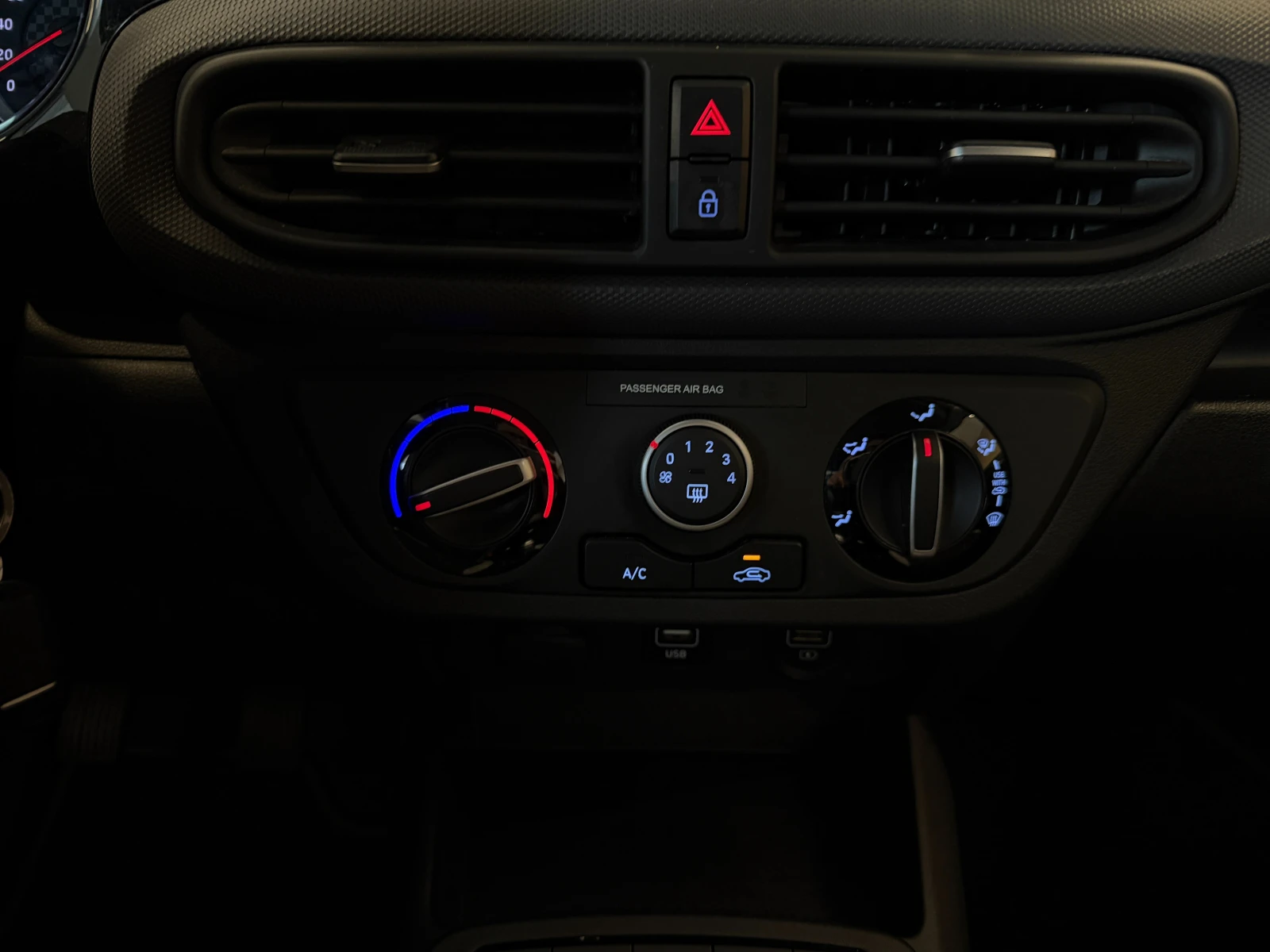 Hyundai I10 COMFORT, снимка 14 - Автомобили и джипове - 56518942