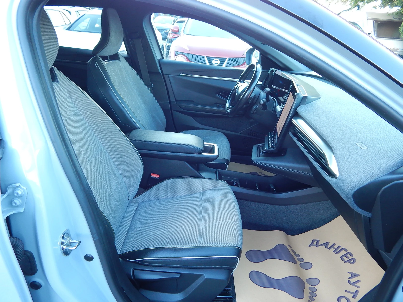 Renault Megane * E-TECH* 60KW* , снимка 17 - Автомобили и джипове - 56567640
