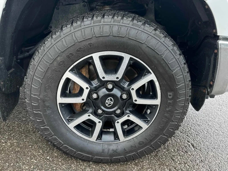 Toyota Tundra * 4x4 Crewmax * CARFAX * БЕЗ ПЪРВОНАЧАЛНА ВНОСКА, снимка 7 - Автомобили и джипове - 53290643