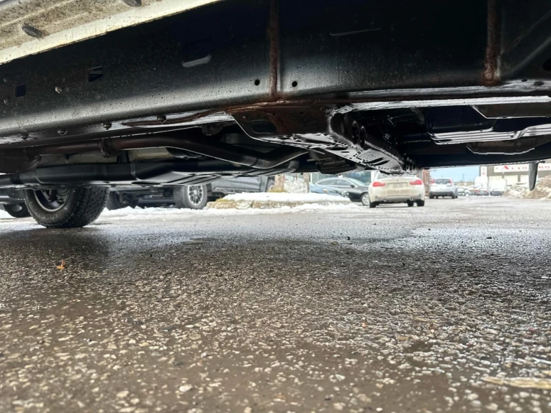 Toyota Tundra * 4x4 Crewmax * CARFAX * БЕЗ ПЪРВОНАЧАЛНА ВНОСКА, снимка 13 - Автомобили и джипове - 53290643