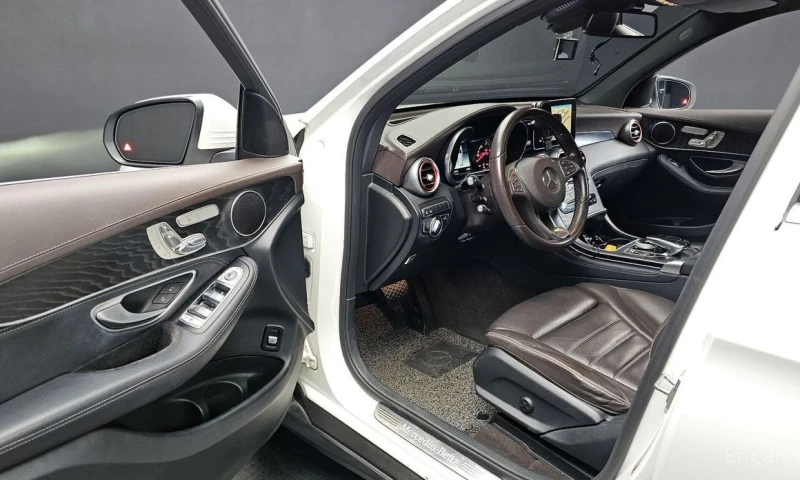 Mercedes-Benz GLC 220, снимка 11 - Автомобили и джипове - 53340156