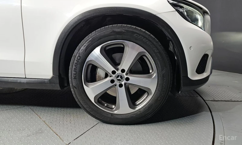 Mercedes-Benz GLC 220, снимка 5 - Автомобили и джипове - 53340156