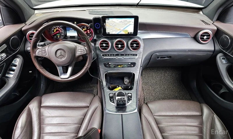 Mercedes-Benz GLC 220, снимка 7 - Автомобили и джипове - 53340156