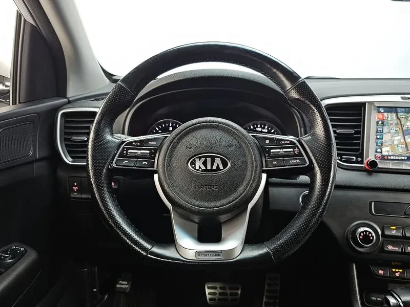 Kia Sportage 2.0 CRDi 4WD, снимка 13 - Автомобили и джипове - 54276680