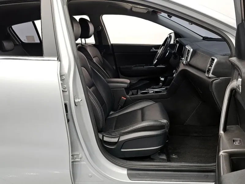 Kia Sportage 2.0 CRDi 4WD, снимка 10 - Автомобили и джипове - 54276680