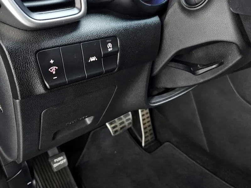 Kia Sportage 2.0 CRDi 4WD, снимка 15 - Автомобили и джипове - 54276680