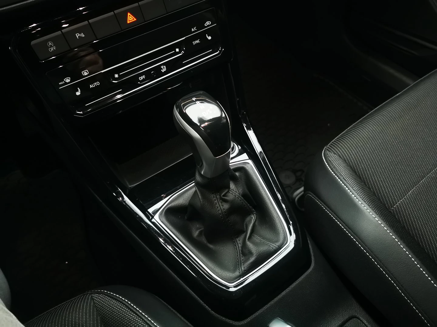 VW T-Cross Style 1.0 TSI OPF DSG - изображение 10