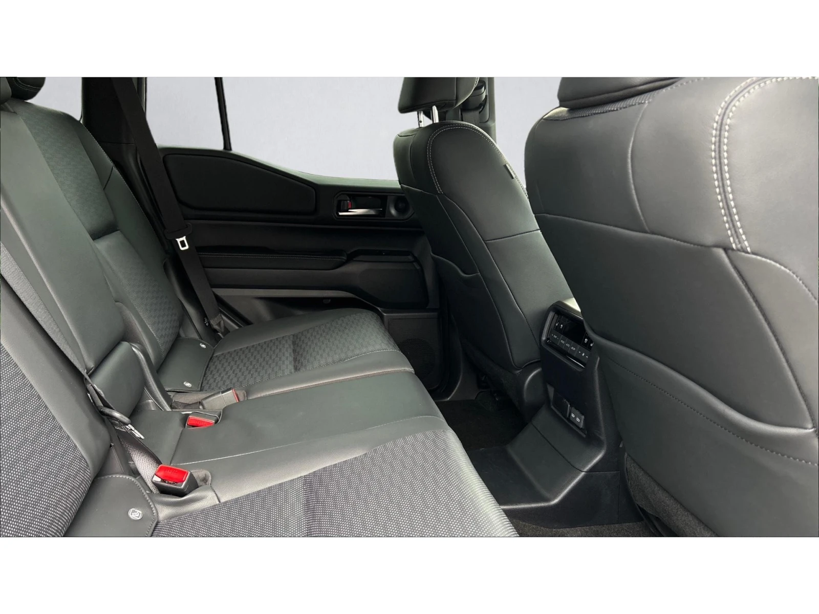 Toyota Land cruiser Месечна вноска от 1027   - изображение 7