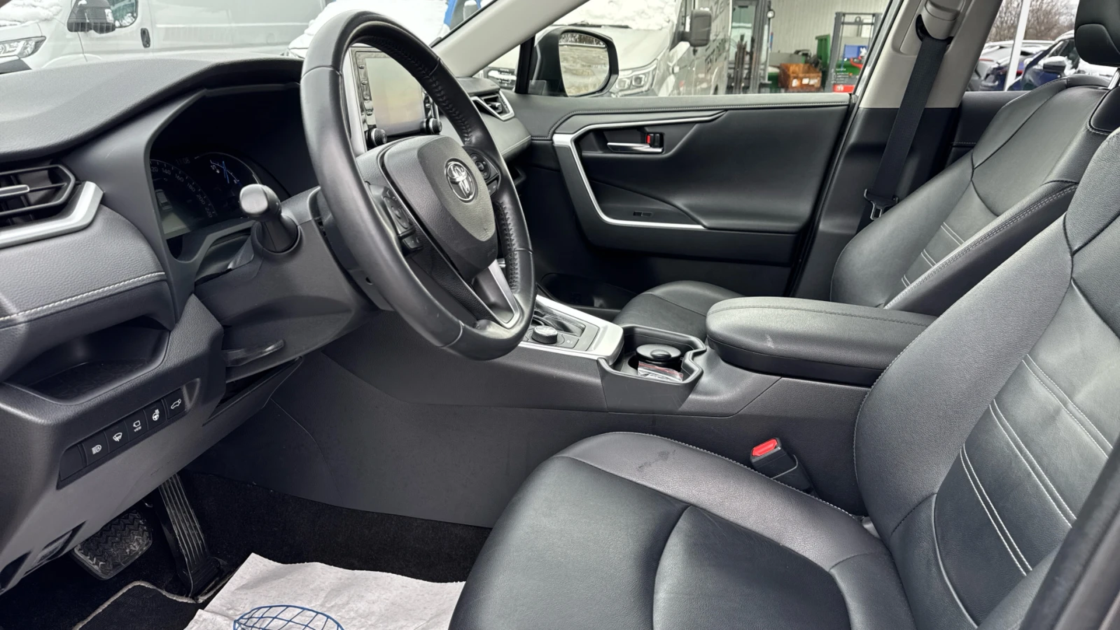 Toyota Rav4 LUXURY 2.5 HEV AWD - изображение 10