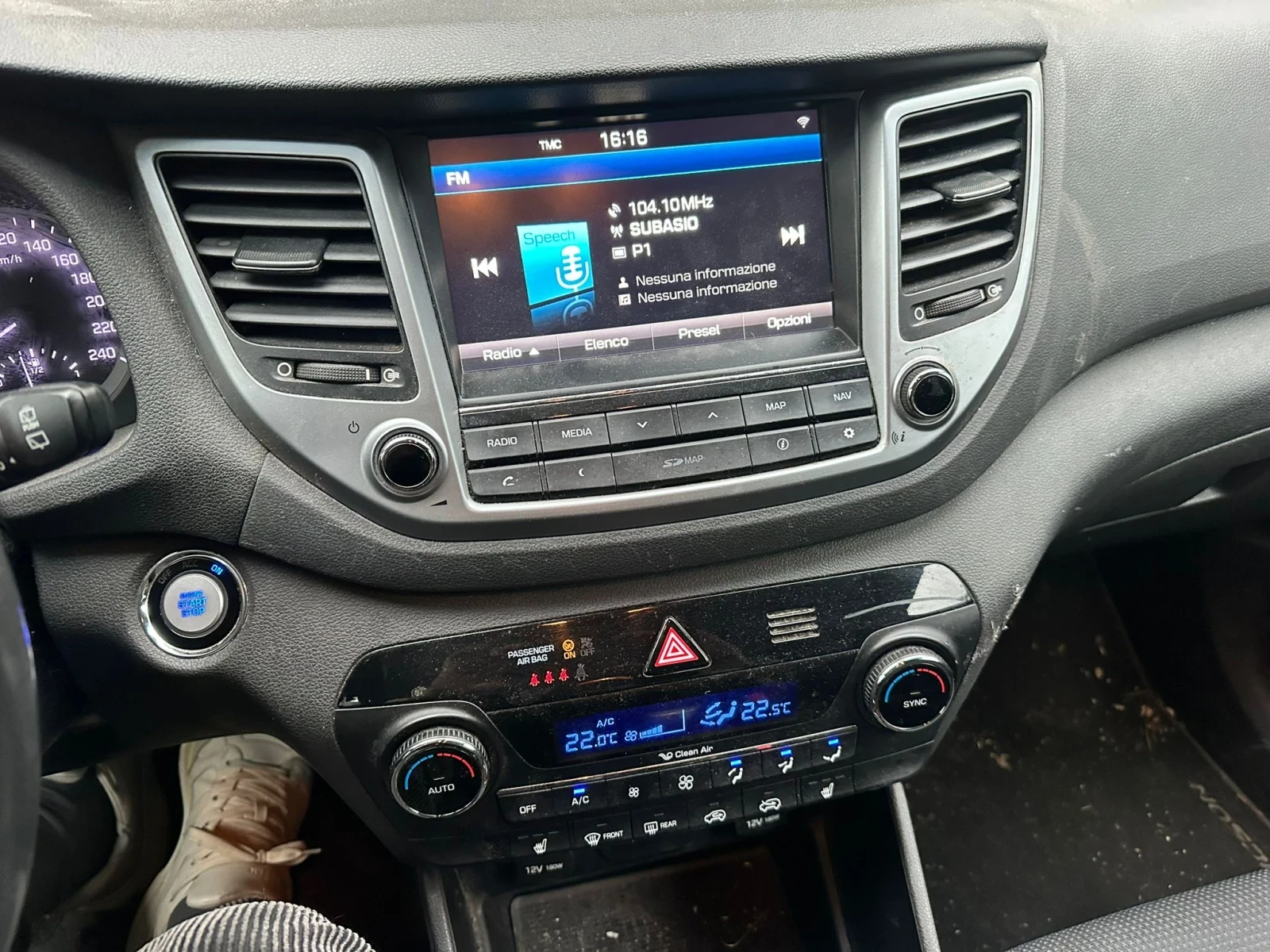 Hyundai Tucson 1.7 crdi X-Posible, снимка 11 - Автомобили и джипове - 53831335