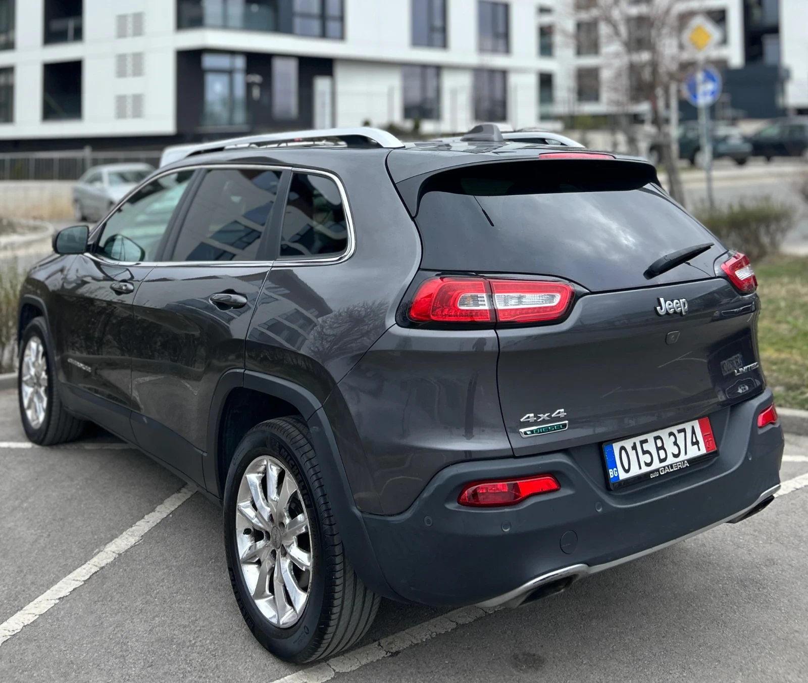 Jeep Cherokee, снимка 10 - Автомобили и джипове - 53888971