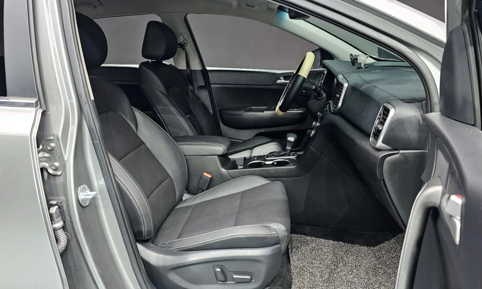 Kia Sportage 2.0 2Wd Prestige, снимка 9 - Автомобили и джипове - 53913930