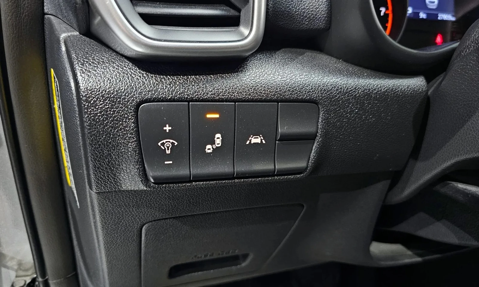 Kia Sportage 2.0 2Wd Prestige, снимка 13 - Автомобили и джипове - 53913930