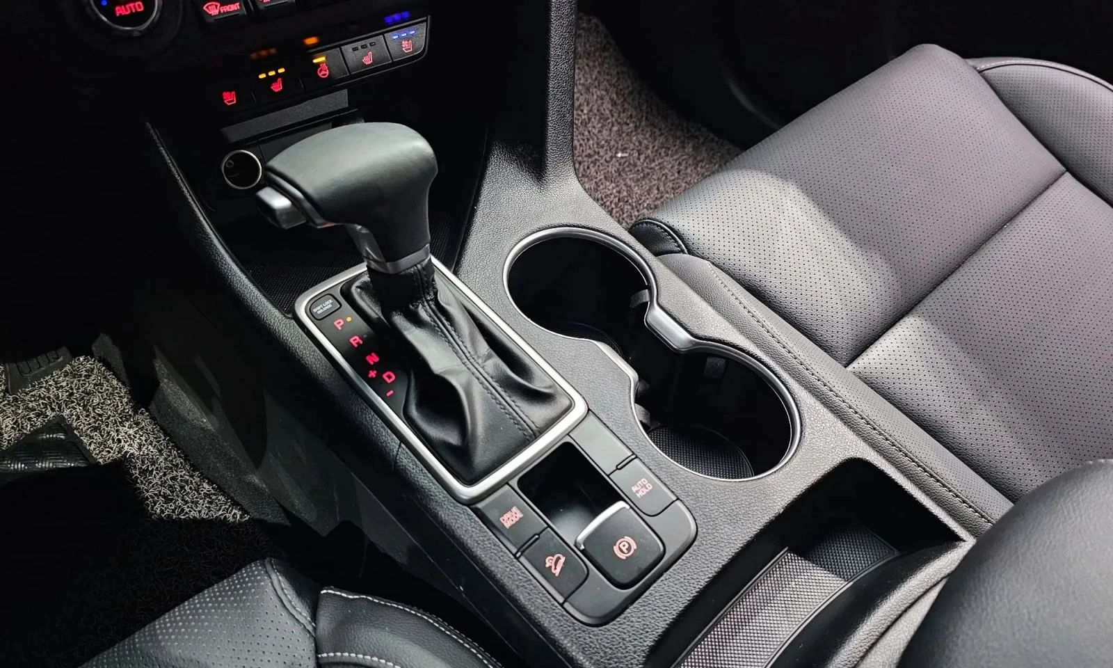 Kia Sportage 2.0 2Wd Prestige, снимка 8 - Автомобили и джипове - 53913930