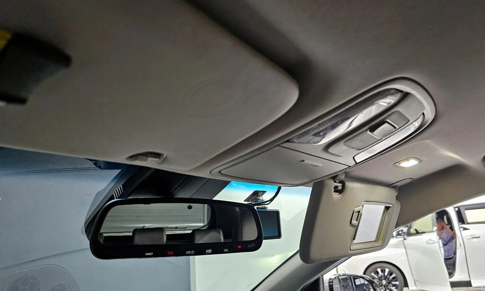 Kia Sportage 2.0 2Wd Prestige, снимка 17 - Автомобили и джипове - 53913930