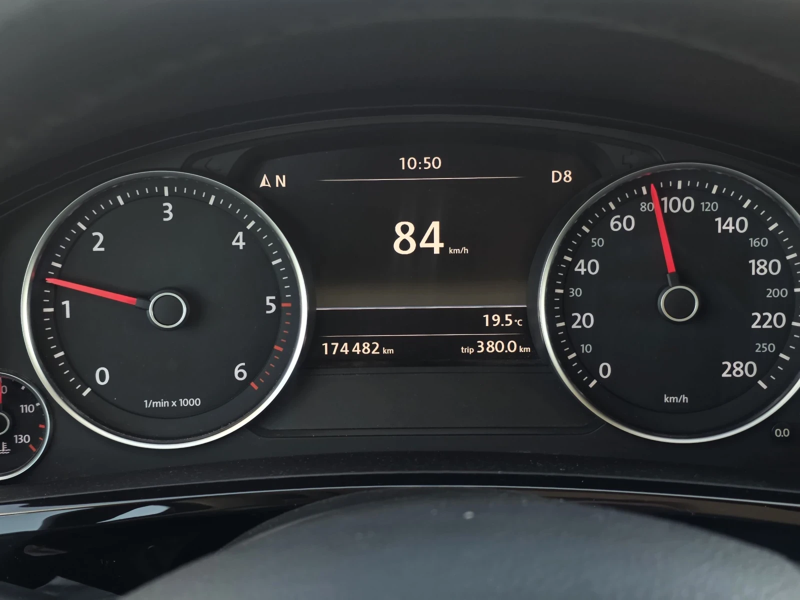 VW Touareg 3.0TDI FULL SERVICE HISTORY , снимка 12 - Автомобили и джипове - 54558908