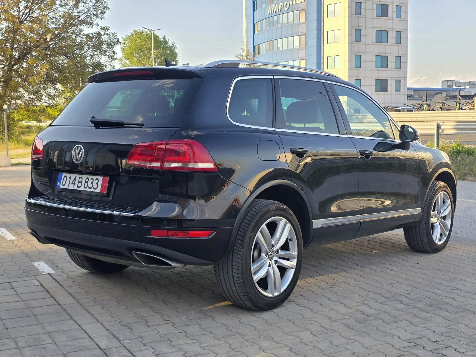 VW Touareg 3.0TDI FULL SERVICE HISTORY , снимка 4 - Автомобили и джипове - 54558908
