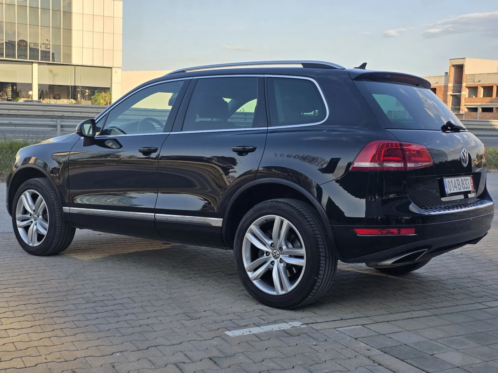 VW Touareg 3.0TDI FULL SERVICE HISTORY , снимка 3 - Автомобили и джипове - 54558908