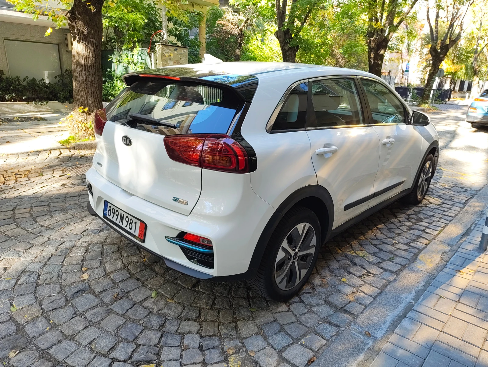 Kia Niro 65KWh* SOH 97%* KIA CONNECT* , снимка 3 - Автомобили и джипове - 56690636