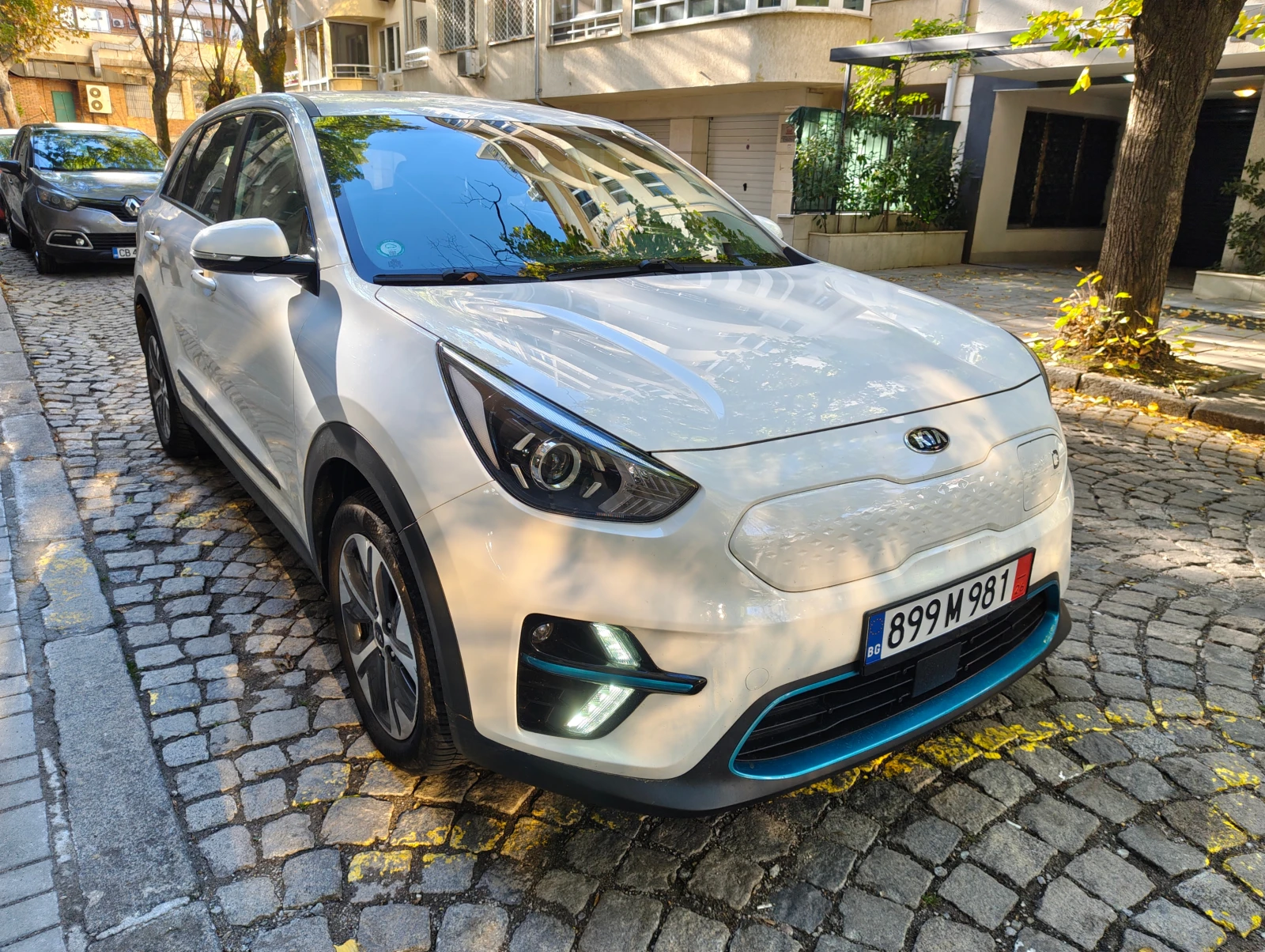 Kia Niro 65KWh* SOH 97%* KIA CONNECT* , снимка 4 - Автомобили и джипове - 56690636