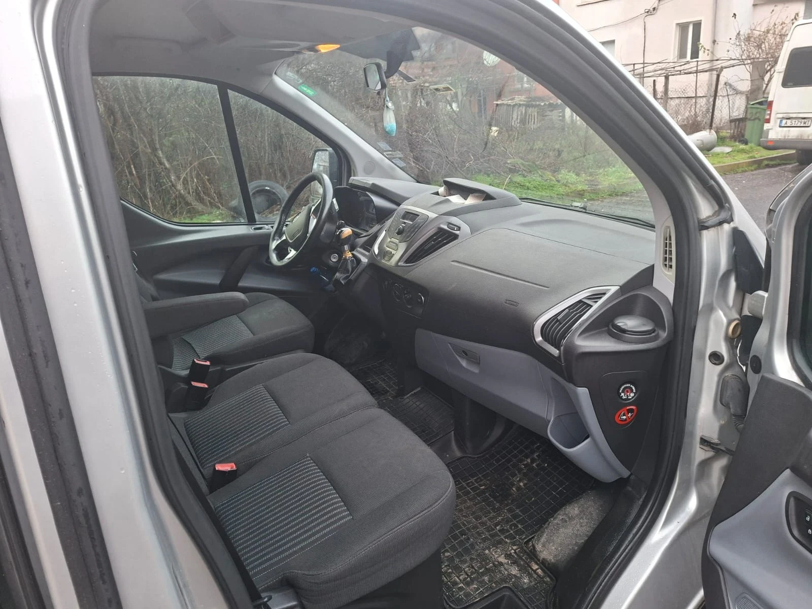 Ford Transit Custom 2.2 TDCi 9местен - изображение 7