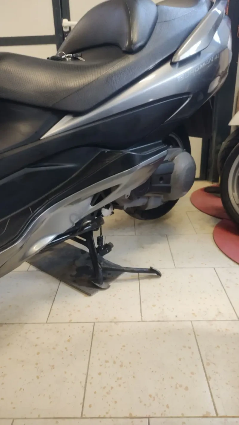 Suzuki Burgman 400 РЕГИСТРИРАН, снимка 7 - Мотоциклети и мототехника - 51096245