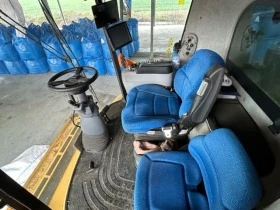 Комбайн New Holland CR9080, снимка 12