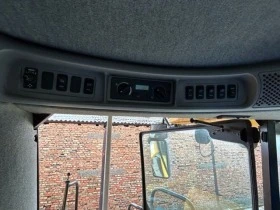 Комбайн New Holland CR9080, снимка 10