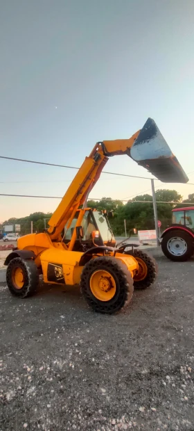 Телескопичен товарач JCB 525, снимка 2