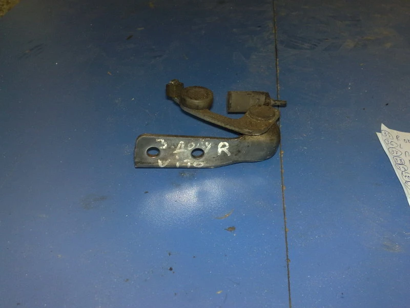 Заден десен долен водач за Мерцедес Вито