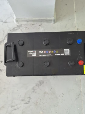 Продава се тягов акумулатор 220 Ah, снимка 3 - Части - 52672053