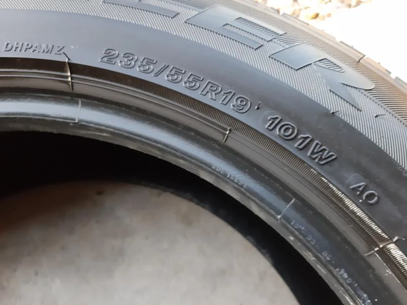 Гуми Летни 235/55R19, снимка 6 - Гуми и джанти - 36393436