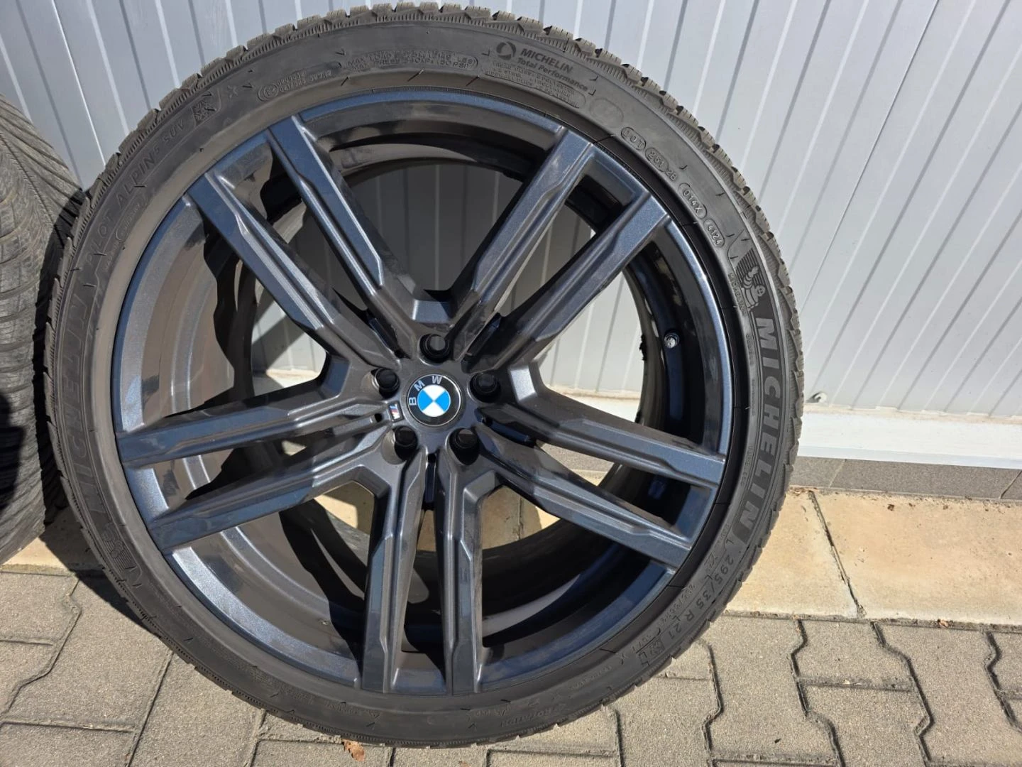 ���� � ������ 295/35R21 | Mobile.bg � ����������� 1