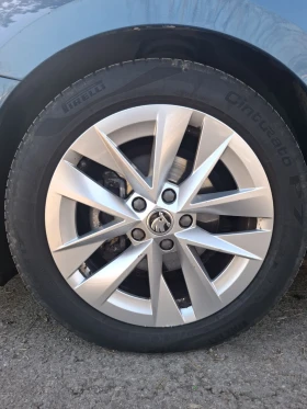 Skoda Octavia 2.0 Distronic/Lane Assist/AndroidAuto/AppleCarPlay - 13100 € / 25621.37 лв. - 77341075 10