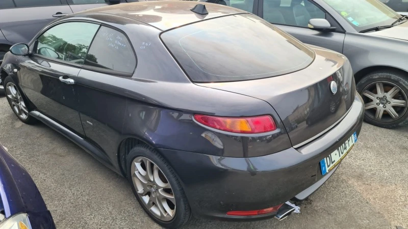 Alfa Romeo Gt 1.8 TS /1.9 JTD, снимка 8 - Автомобили и джипове - 39167377