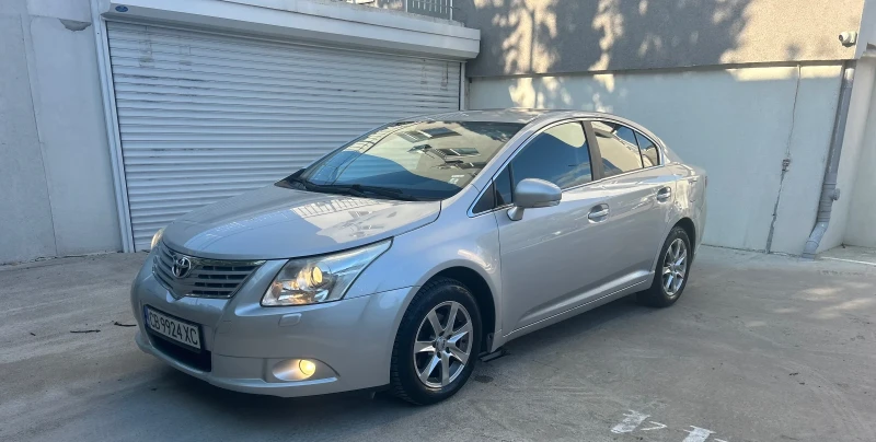 Toyota Avensis 2.0i. VVTI, снимка 1 - Автомобили и джипове - 48360920