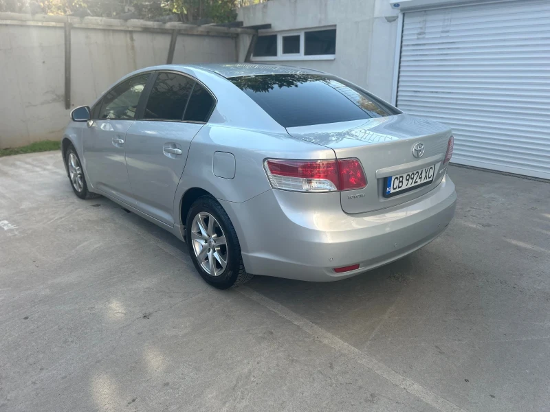 Toyota Avensis 2.0, снимка 6 - Автомобили и джипове - 47646678