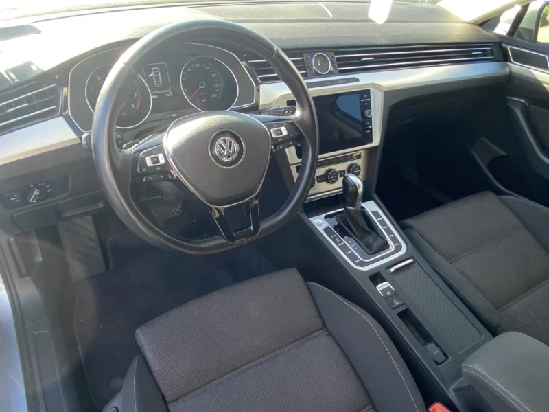 VW Passat 1.5 TSi, снимка 5 - Автомобили и джипове - 48234750