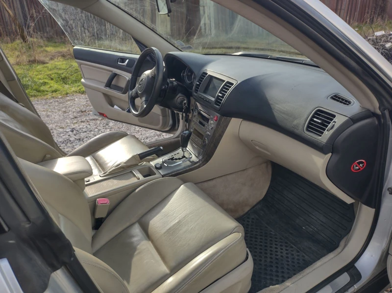 Subaru Outback, снимка 11 - Автомобили и джипове - 48614075