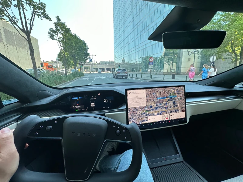 Tesla Model S Plaid, снимка 4 - Автомобили и джипове - 52489319