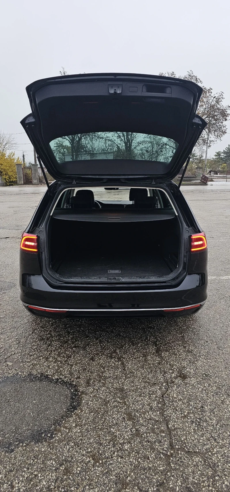 VW Passat DIGITAL AUTOMATIK HIGHLINE+ LED, снимка 15 - Автомобили и джипове - 52572683