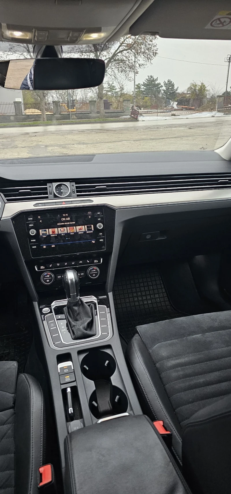 VW Passat DIGITAL AUTOMATIK HIGHLINE+ LED, снимка 8 - Автомобили и джипове - 52572683